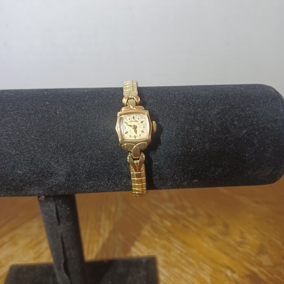 1950's Hamilton Wind Up Watch 17 Jewels 10K Solid Gold case working. Band is not - Picture 1 of 11
